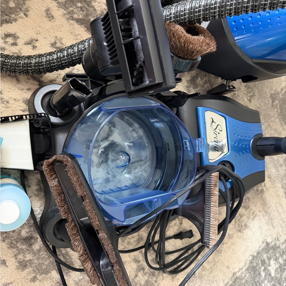 Blue Vacuum Cleaner - Picture 5 of 5